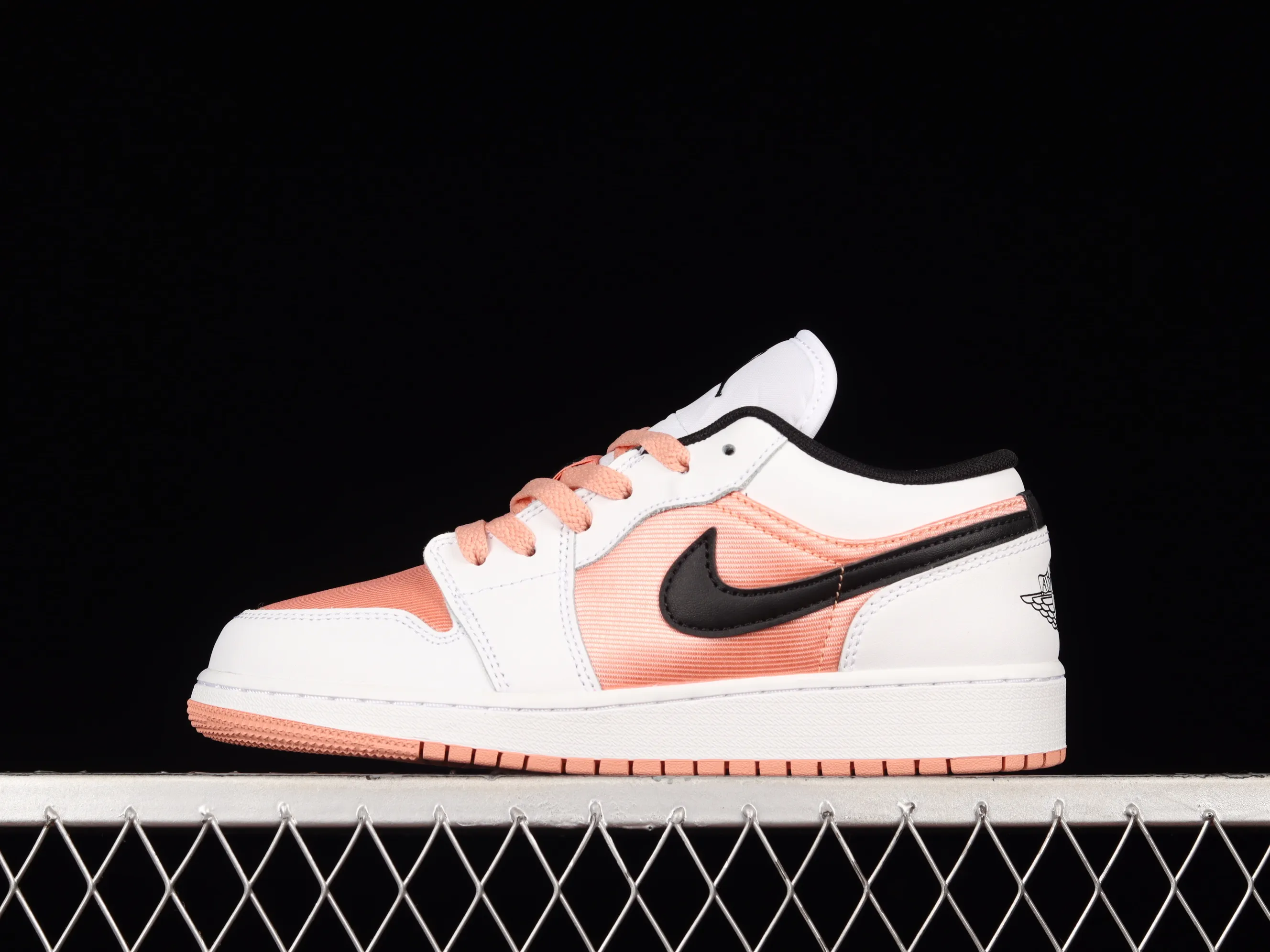 All categories Air Jordan Jordan series basketball shoes Air Jordan 1 Low G version pure original Air Jordan 1 Low AJ1 Joe 1 white and black powder low-top cultural leisure sports sneakers DM8960-801